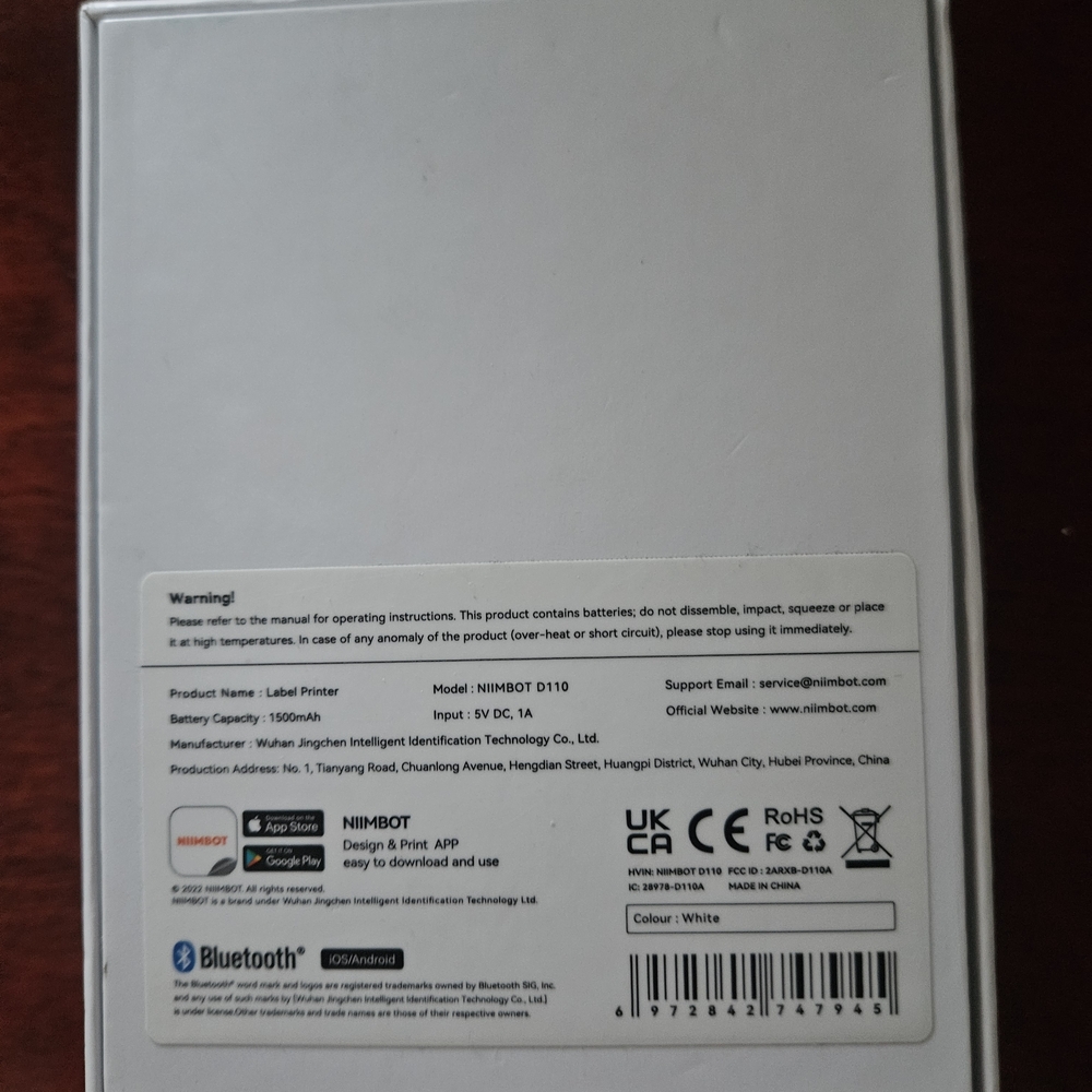 D110 Label Maker - White - Picture 2 of 4